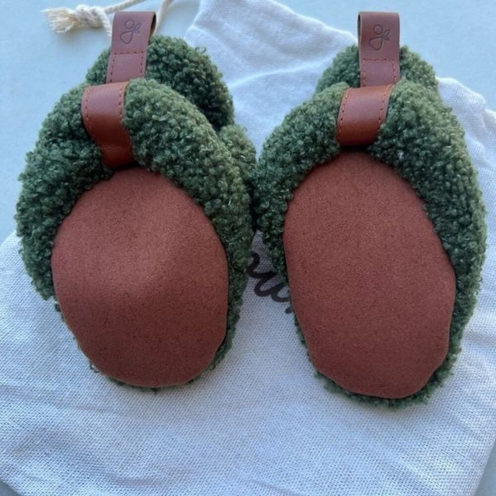 NWT Goumi Kids Spruce Sherpa Baby Boots SZ 0-3 mo Green Winter Warm Booties - Picture 2 of 3